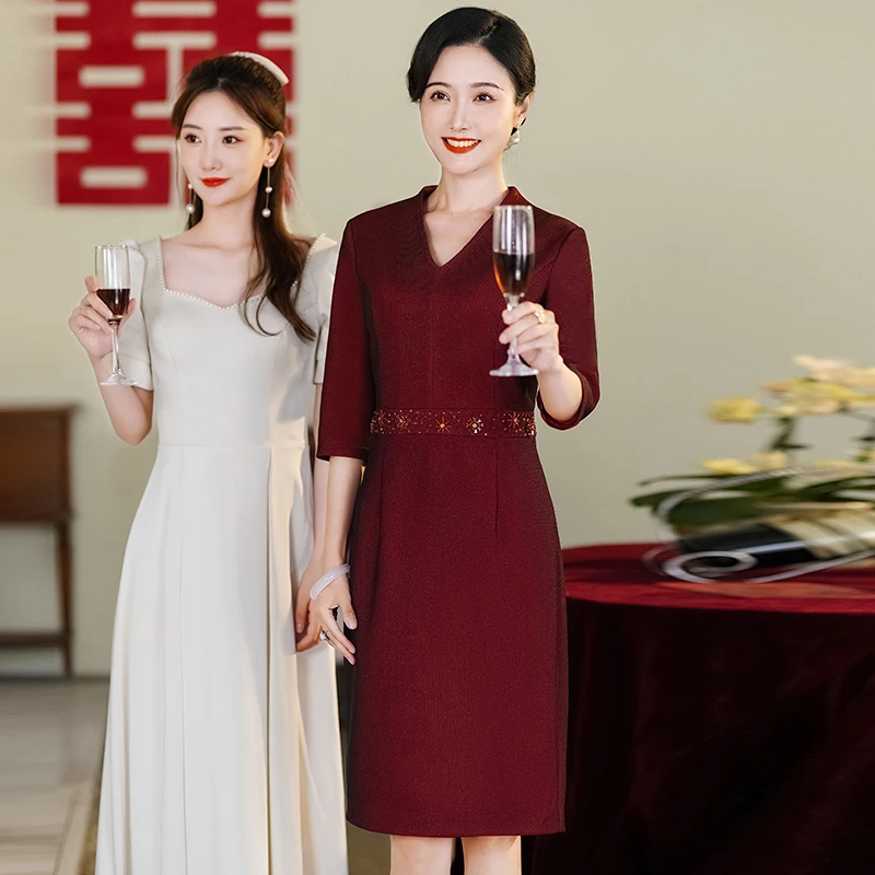 年轻喜婆婆喜妈妈婚宴礼服高档春秋V领修身连衣裙结婚订婚