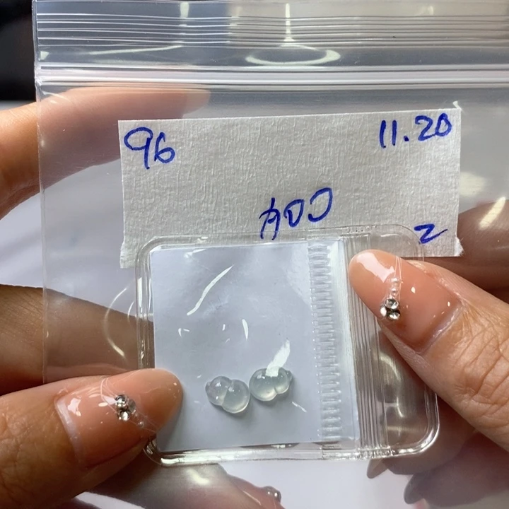 ****当定制翡翠未镶嵌不退