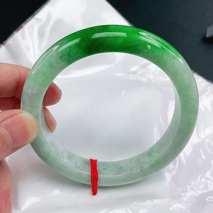 翡翠手镯未镶嵌圈63。0B02“