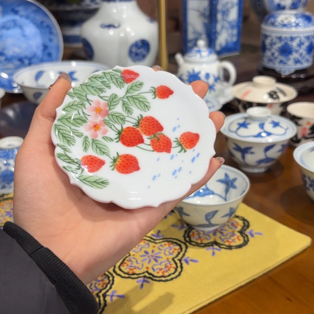 青花……草莓的……青花画