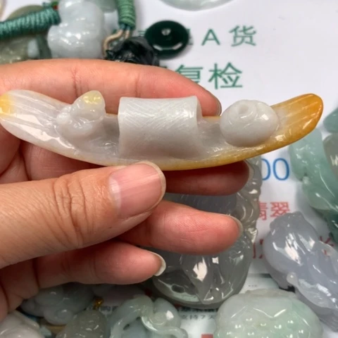 翡翠颈饰未镶嵌翡翠