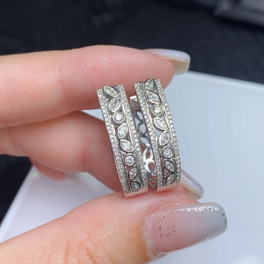 耳饰18K金镶嵌钻石设计款耳扣（搭配大尺寸甜甜圈）