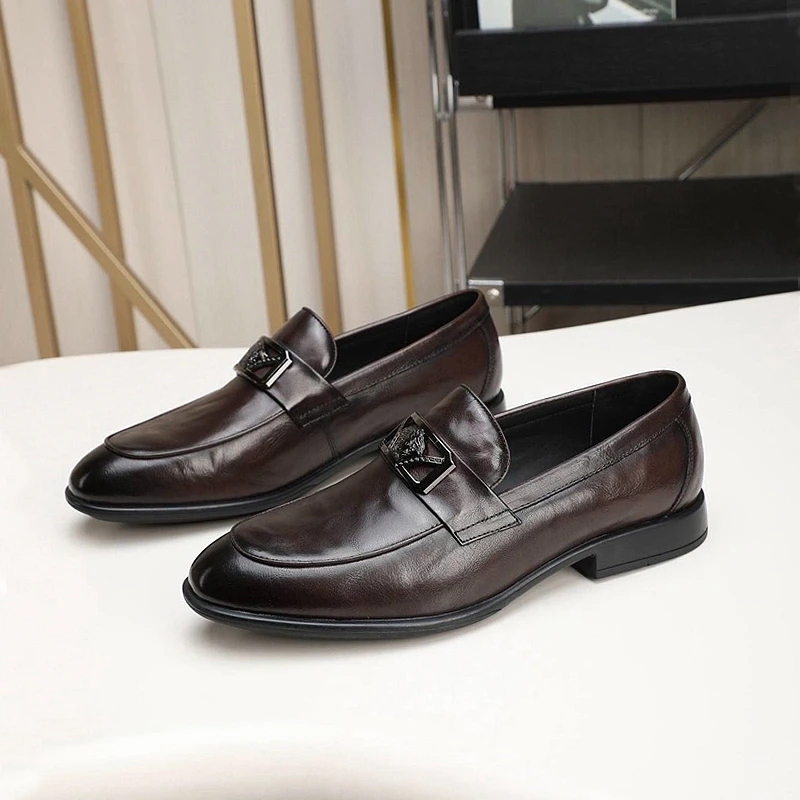 新款男士休闲皮鞋真皮牛皮商务鞋男款一脚蹬透气软底韩版小皮鞋