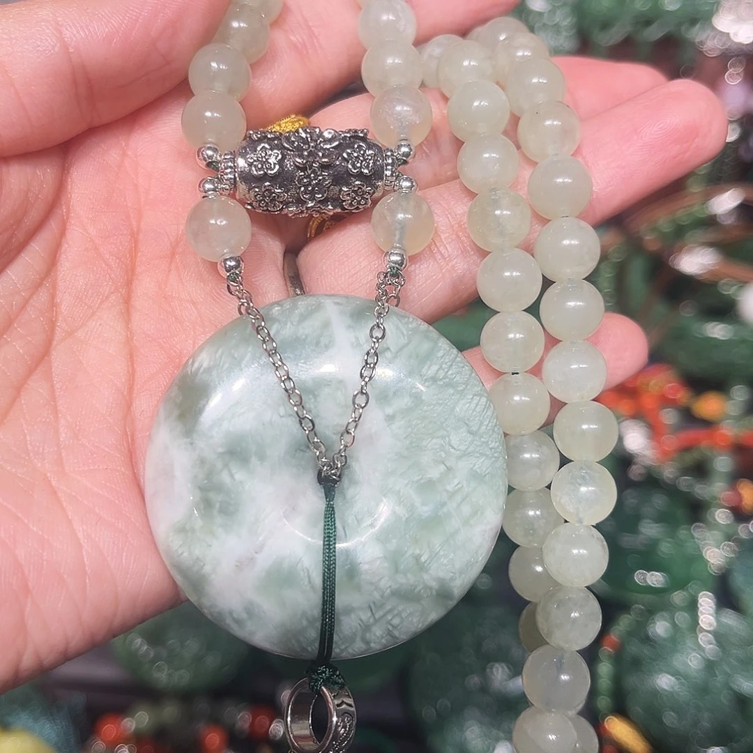 颈饰未镶嵌和田玉（糖玉）