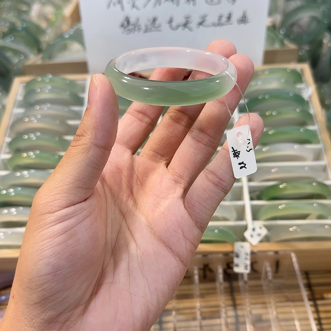 玛瑙/玉髓未镶嵌手镯圈口52.3