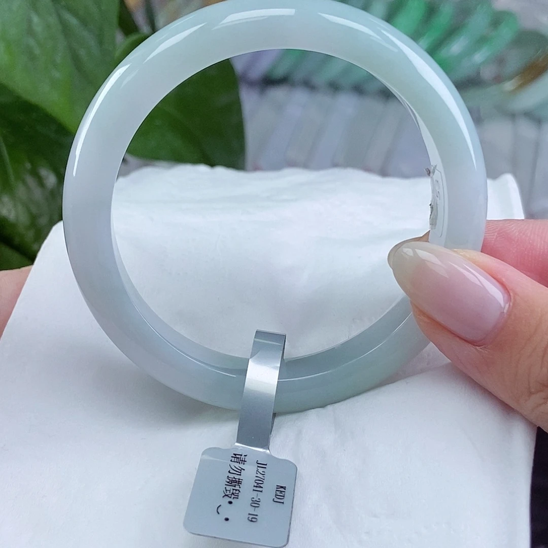 翡翠手镯未镶嵌54圈口