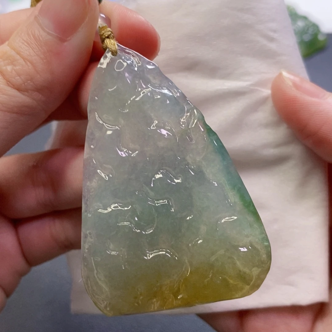 【闪购商品】翡翠吊坠(不含链)未镶嵌9218