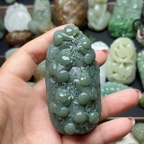 和田玉未镶嵌颈饰