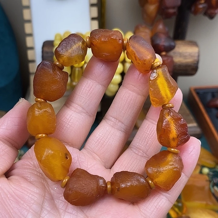 小***果琥珀未镶嵌颈饰手串