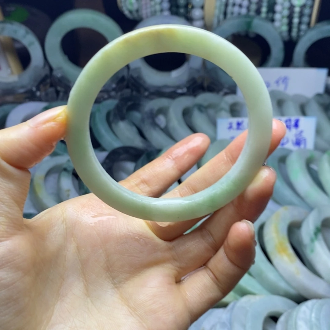 定制翡翠未镶嵌手镯