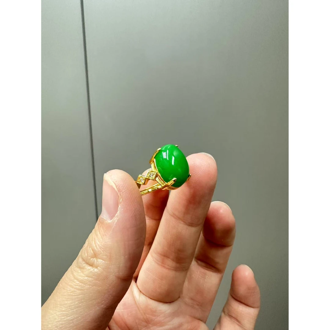 翡翠阳绿14k菱形小蛋面戒指