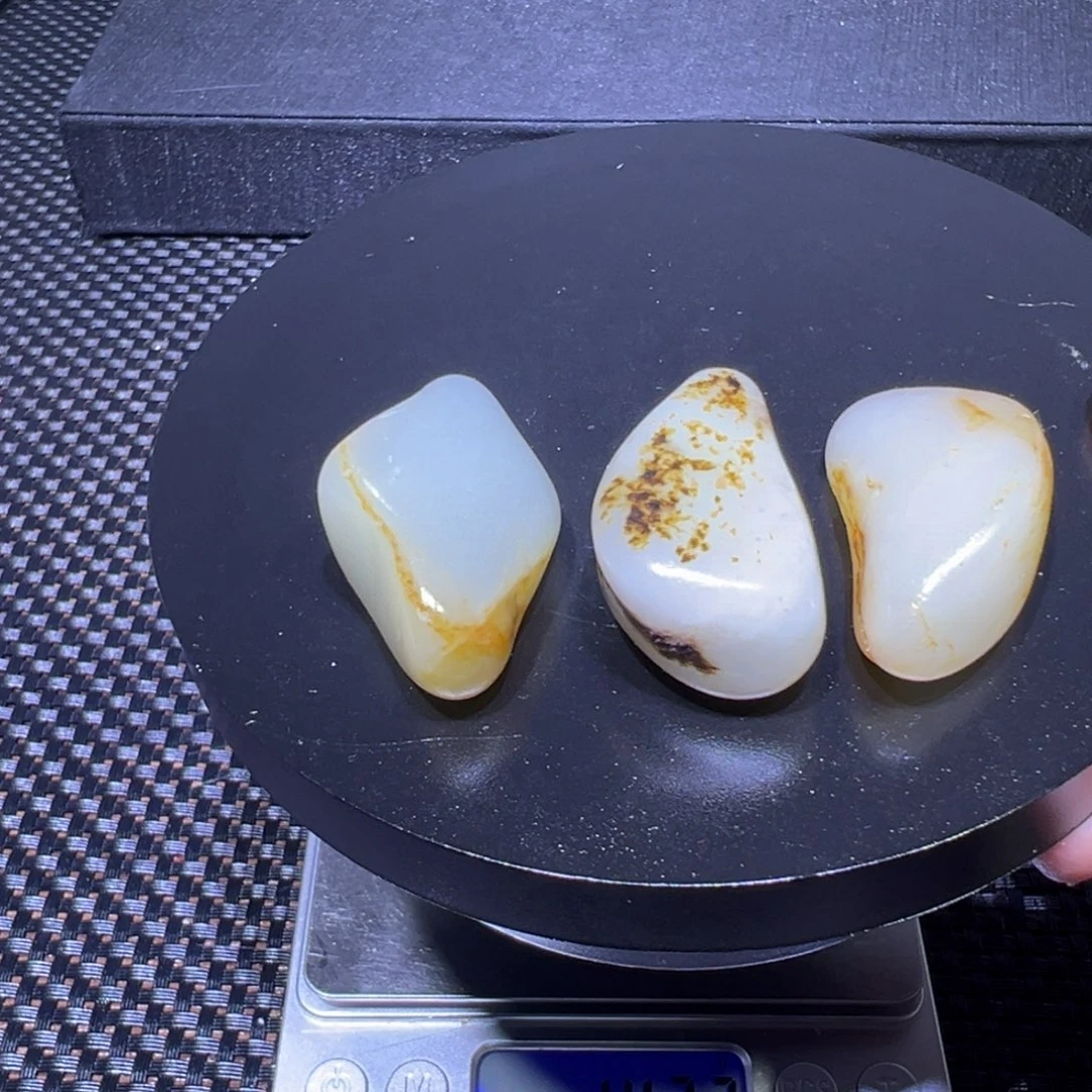吊坠(不含链)未镶嵌和田玉（子料）67