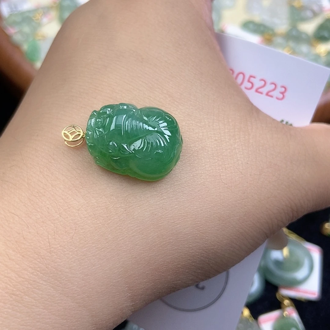 翡翠未镶嵌挂件天然
