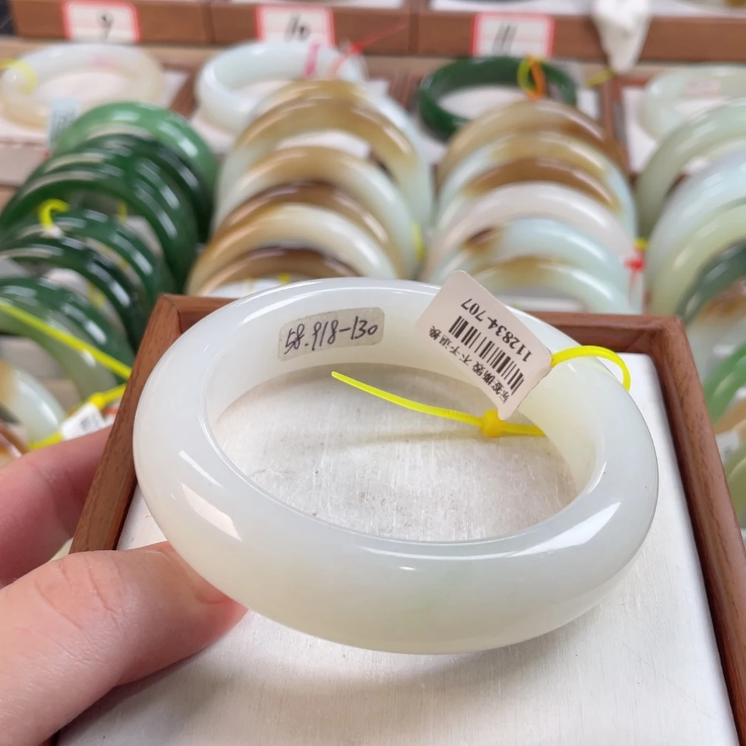 【闪购商品】和田玉手镯未镶嵌58.25