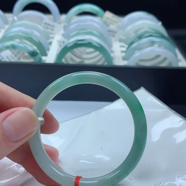 翡翠未镶嵌手镯51圈