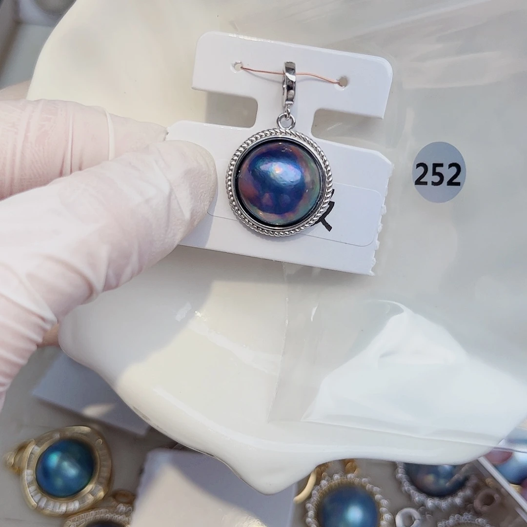 银S925镶嵌拼合珍珠（马贝珠）颈饰