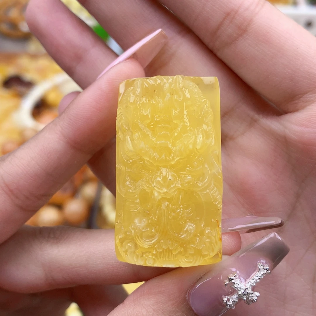 琥珀未镶嵌珠宝奇石40*23*10 龙牌