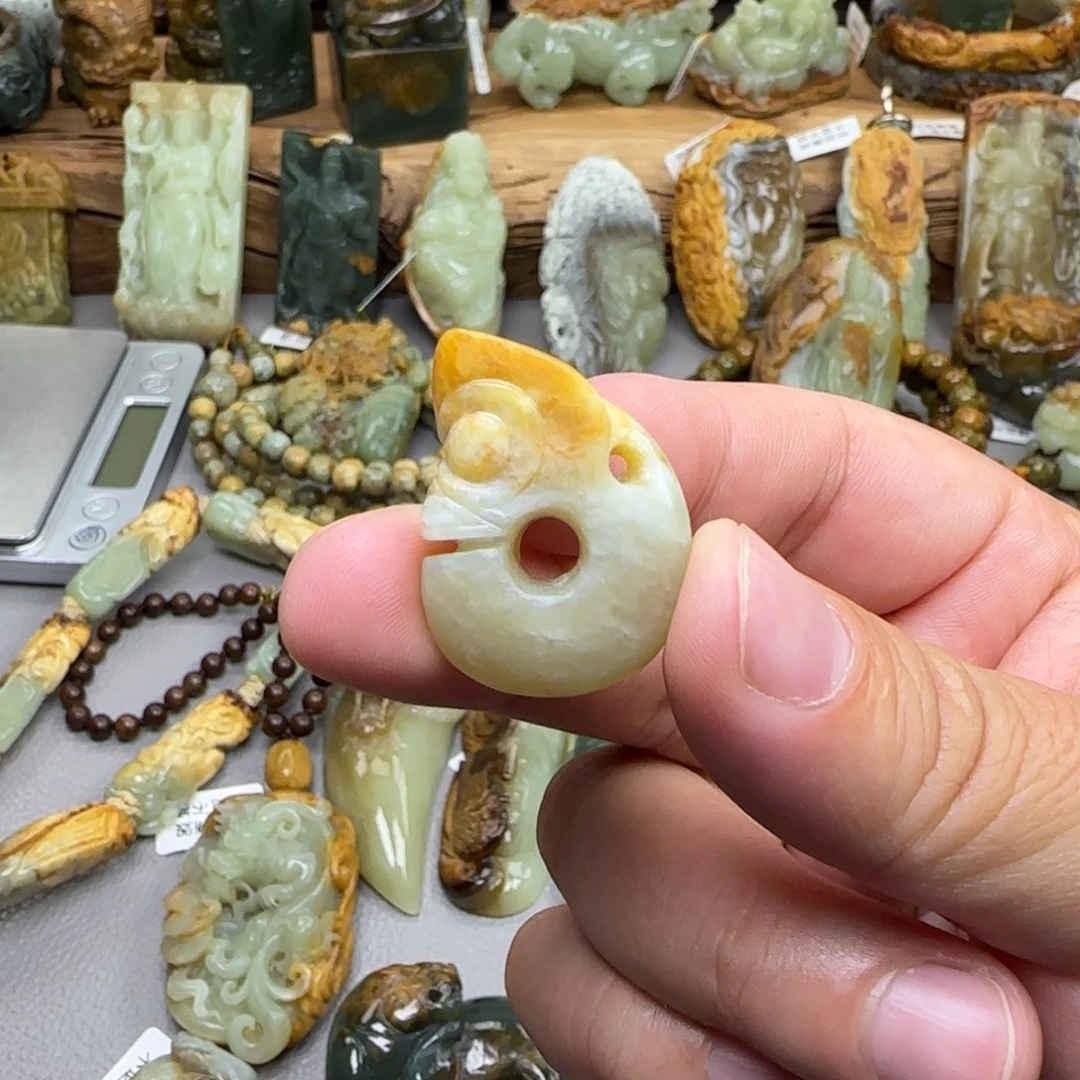 岫岩河磨玉（透闪石质玉）未镶嵌珠宝奇石