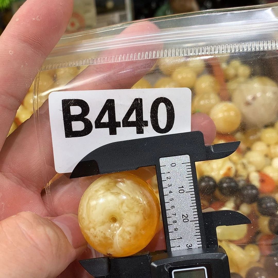 未镶嵌琥珀珠宝奇石