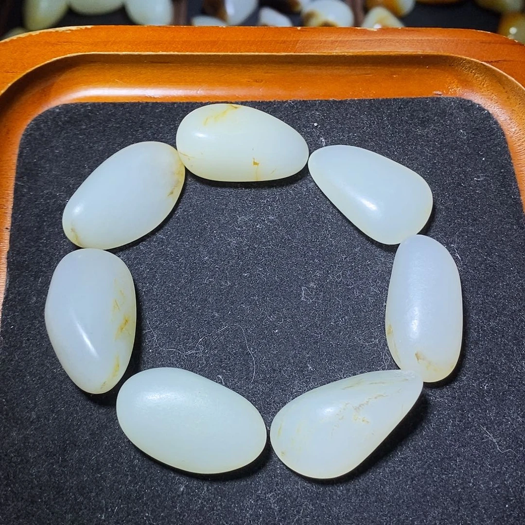 和田玉未镶嵌手链