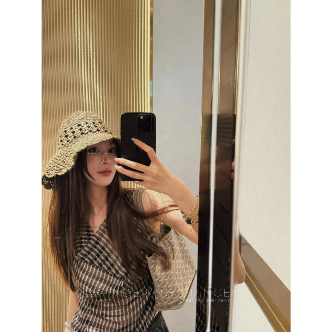 钱美西 轻透抗皱巨透气不规则格纹印花 荡领显瘦气质无袖背心小衫