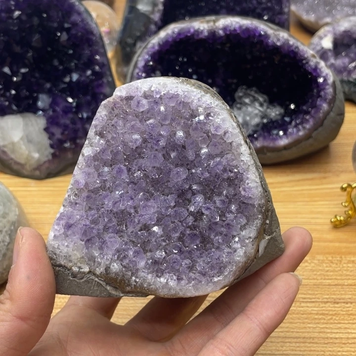 紫晶水晶摆件未镶嵌