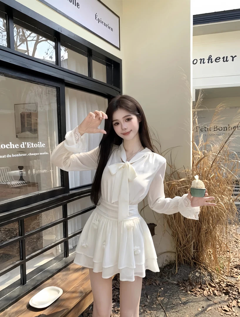 屋顶花园 秋季新款纯欲风通甜美可爱花朵设计蕾丝花边杏色连衣裙