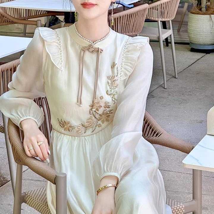 【有里布】2025新款春季长袖气质收腰连衣裙国风米白色裙子女D0414