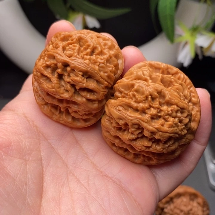 用***7文玩核桃把件大粗筋45