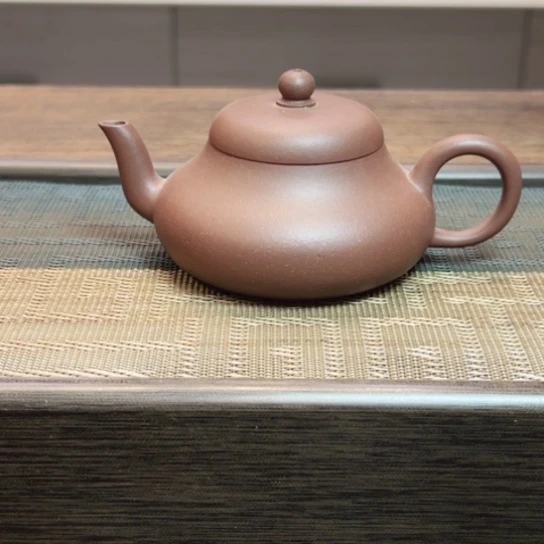 茶壶紫砂黄龙山原矿底槽清半手工瑕（160 cc）