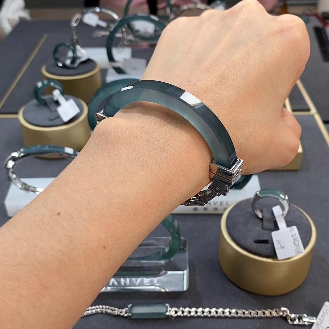 翡翠未镶嵌手镯开口51