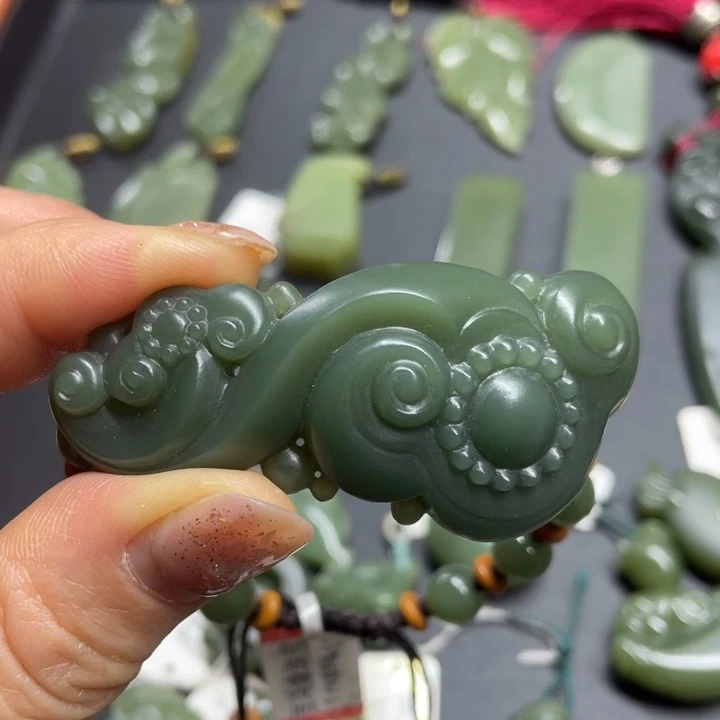 岫岩老玉（透闪石质玉）手链未镶嵌