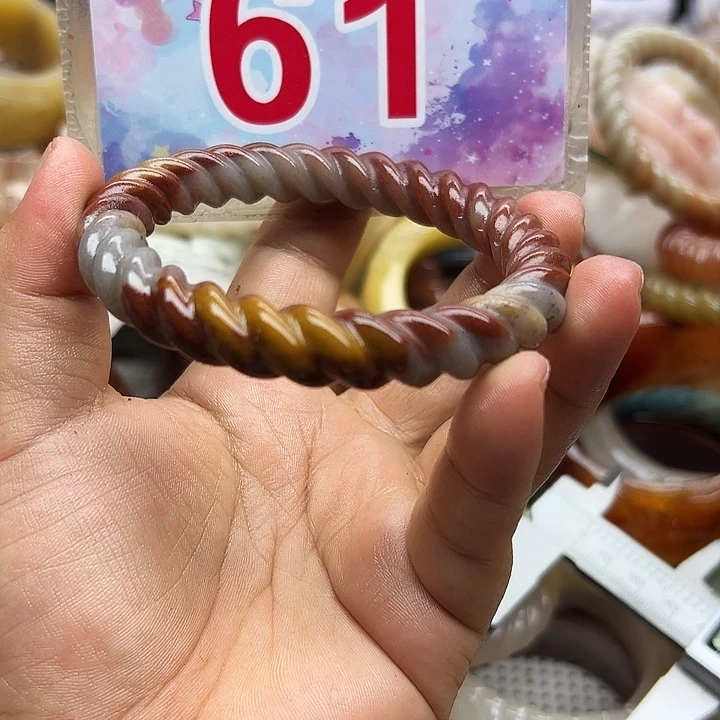 未镶嵌手镯石英岩玉