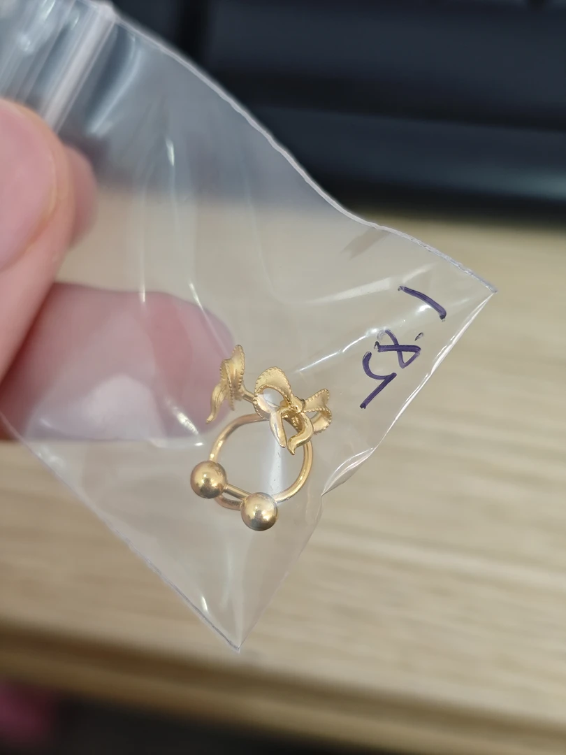 足金999 小在逃耳钉