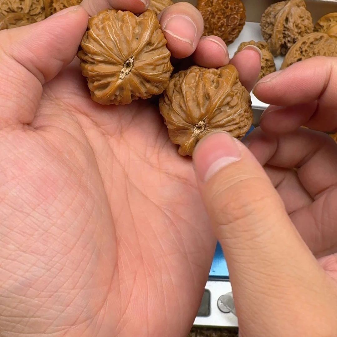 e***m文玩核桃吊坠铁锤