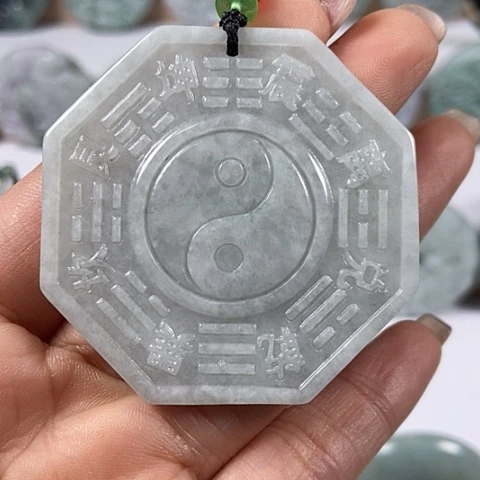 翡翠颈饰未镶嵌八卦福利翡翠