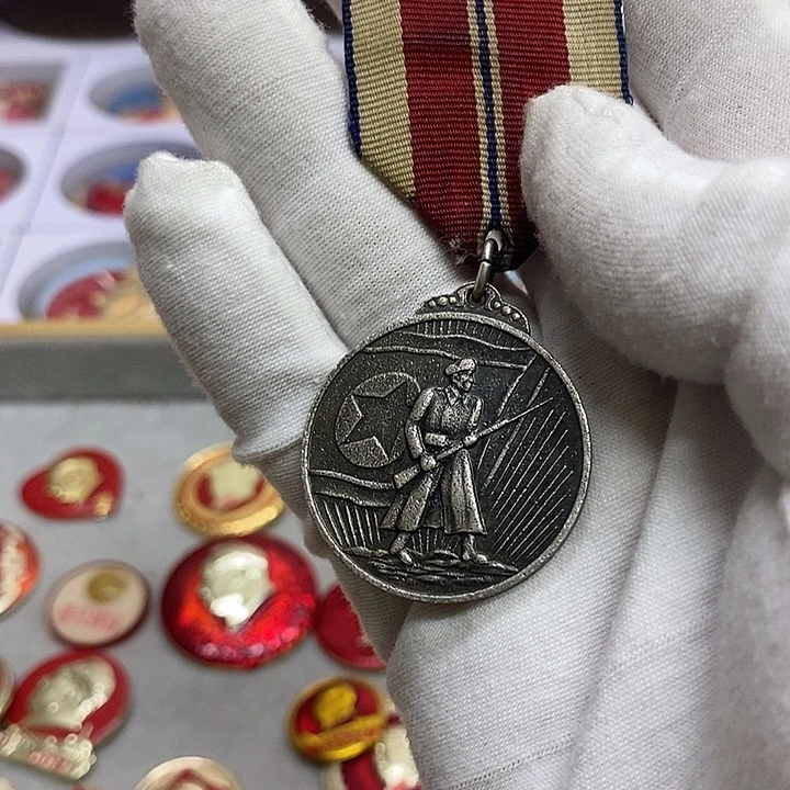 小***士其他普通金属健健康康平平安安