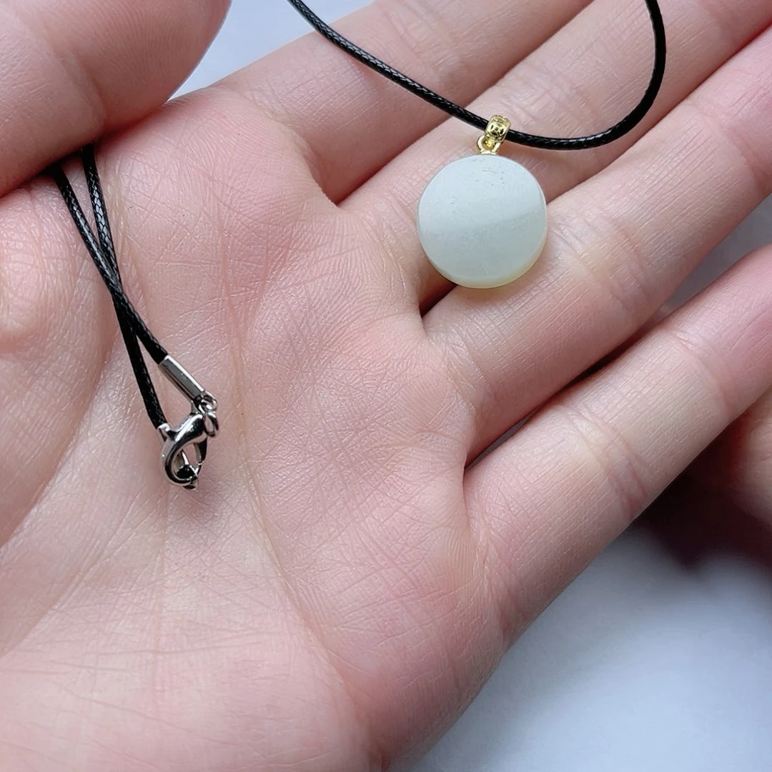 和田玉挂件。k k银S925镶嵌