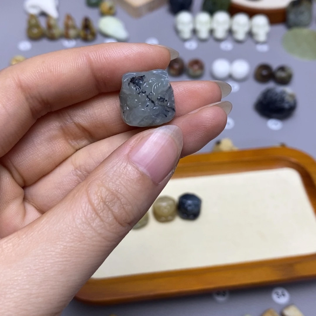 蛇纹石玉配饰合金B****）