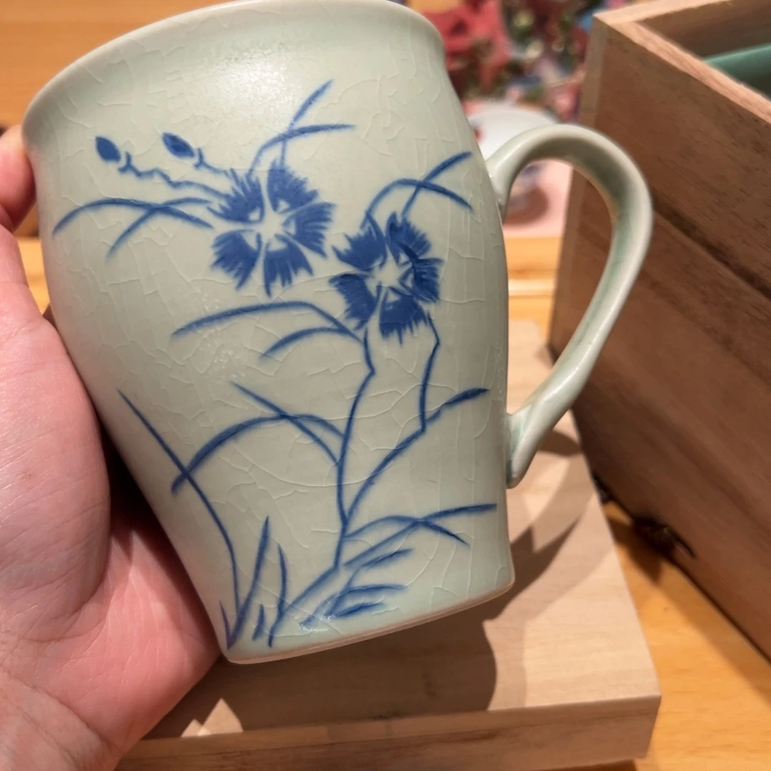 咖啡杯和茶杯是我们学校一块