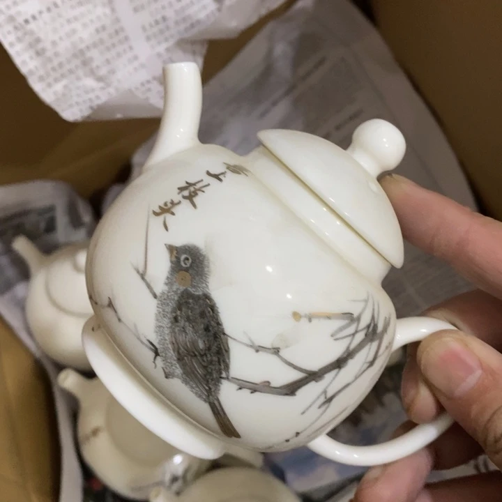 陶瓷艺术品及陶瓷壶