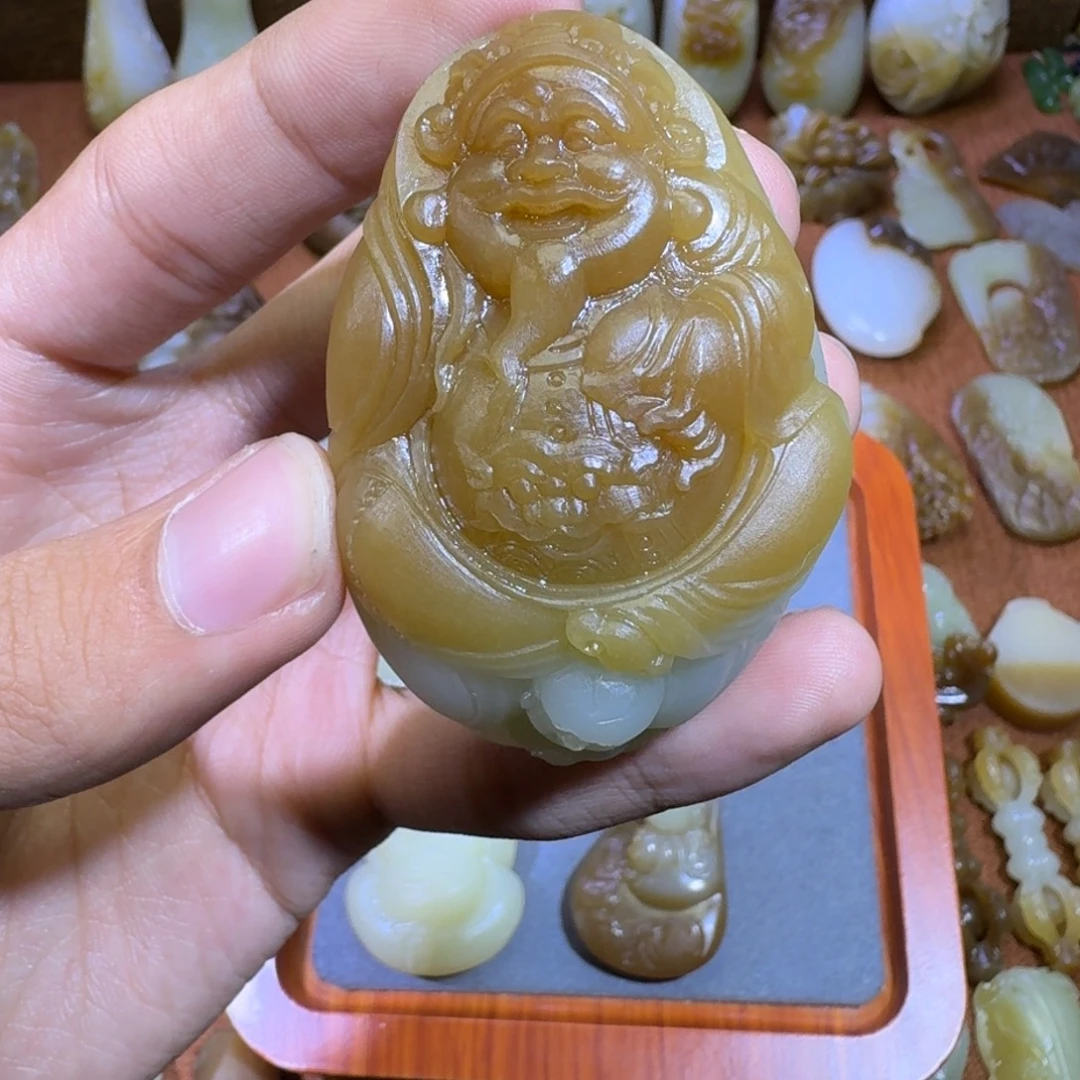 清***派和田玉未镶嵌颈饰