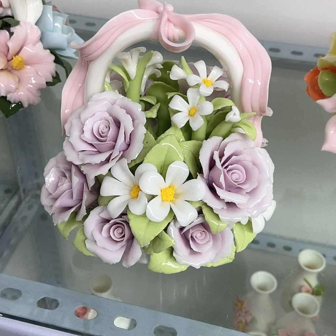 摆件陶瓷艺术家的作品是