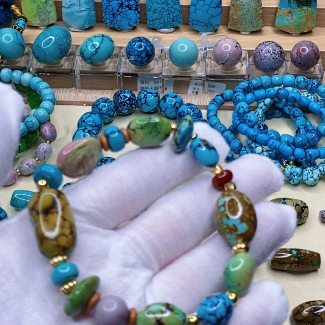 绿松石未镶嵌珠宝奇石