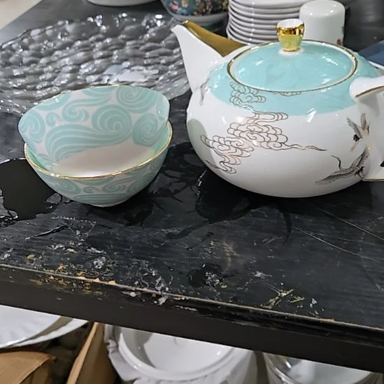 瓷片微瑕奥维茶壶一个茶碗2个66666