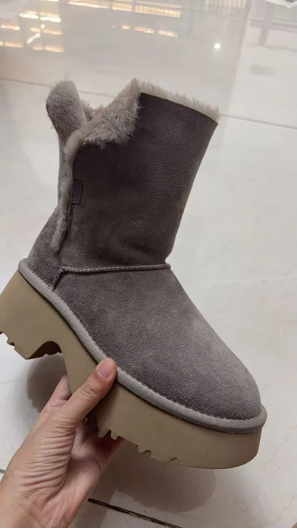 NIU ZI 驯鹿色厚底雪地靴“中国制造