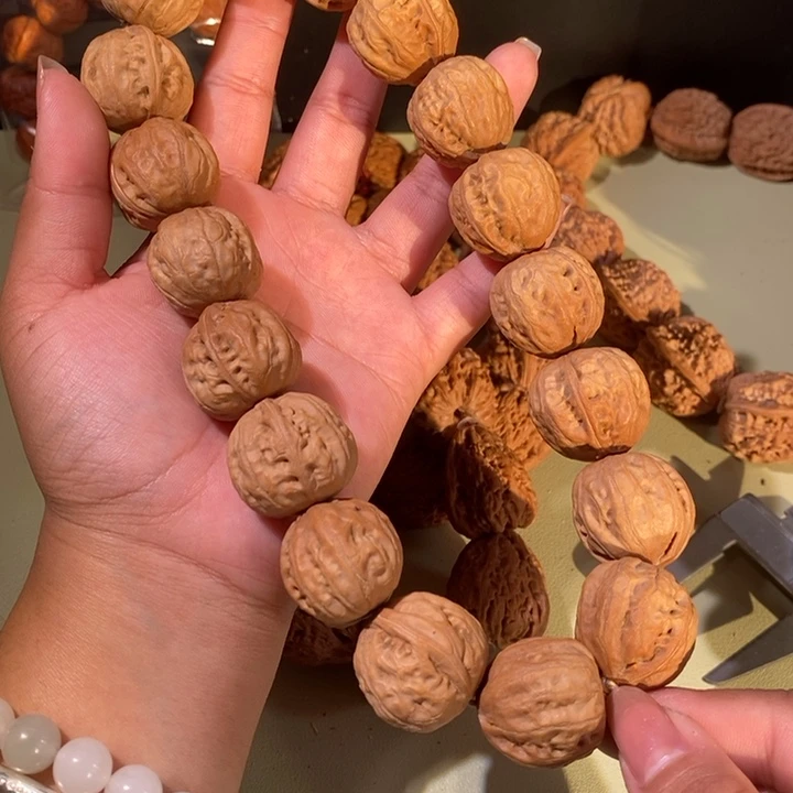 手串文玩核桃……20