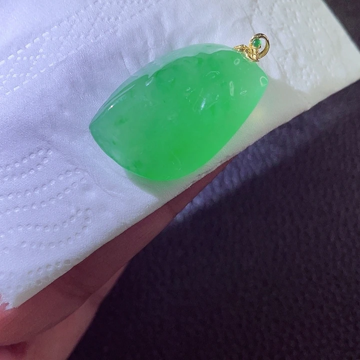 颈饰18K金镶嵌翡翠翡翠