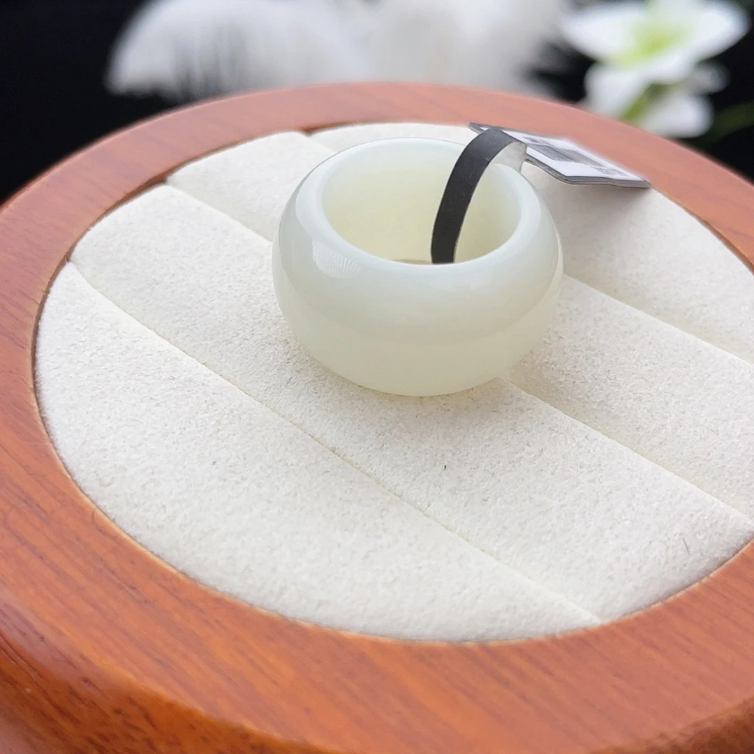 和田玉未镶嵌戒指l65。白玉墩墩 17.4。不退换