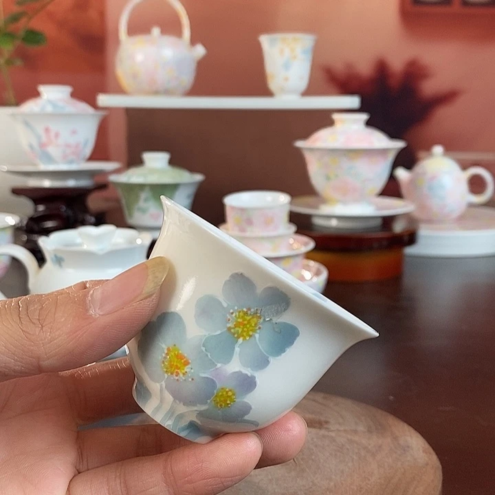 绿绒蒿釉下品茗杯